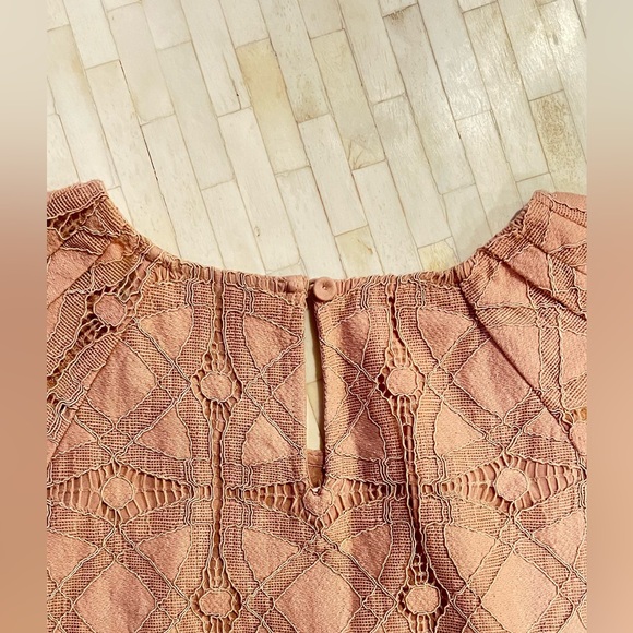 Anthropologie - Mauve - Tan Embroidered Floral Top - XS - Picture 3 of 10